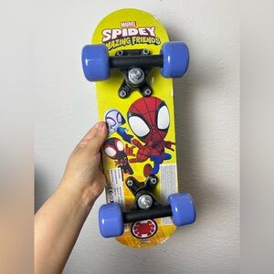 Spider-man Spidey and his amazing friends kids skateboard BNWT